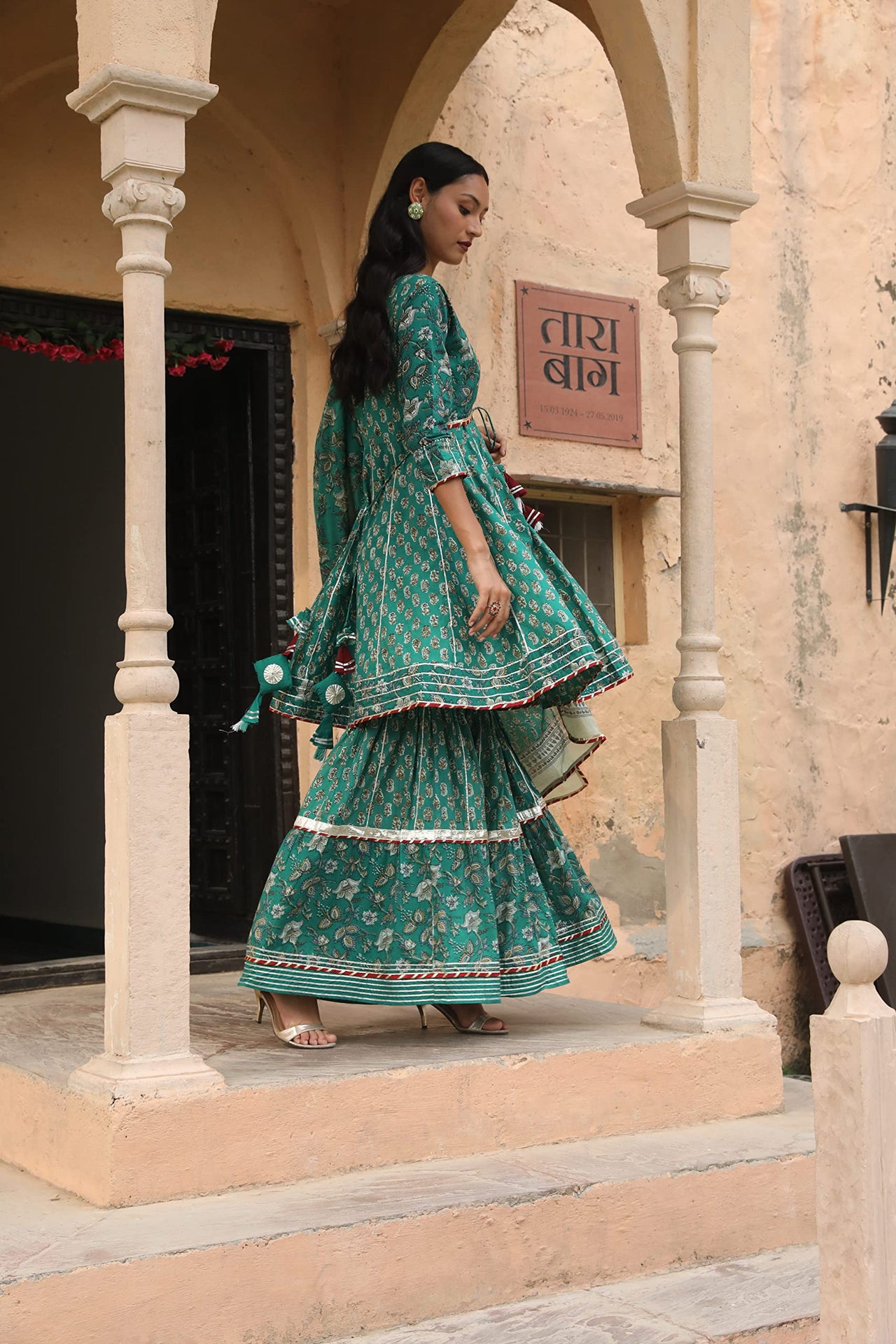 ishin Women Salwarsuitset