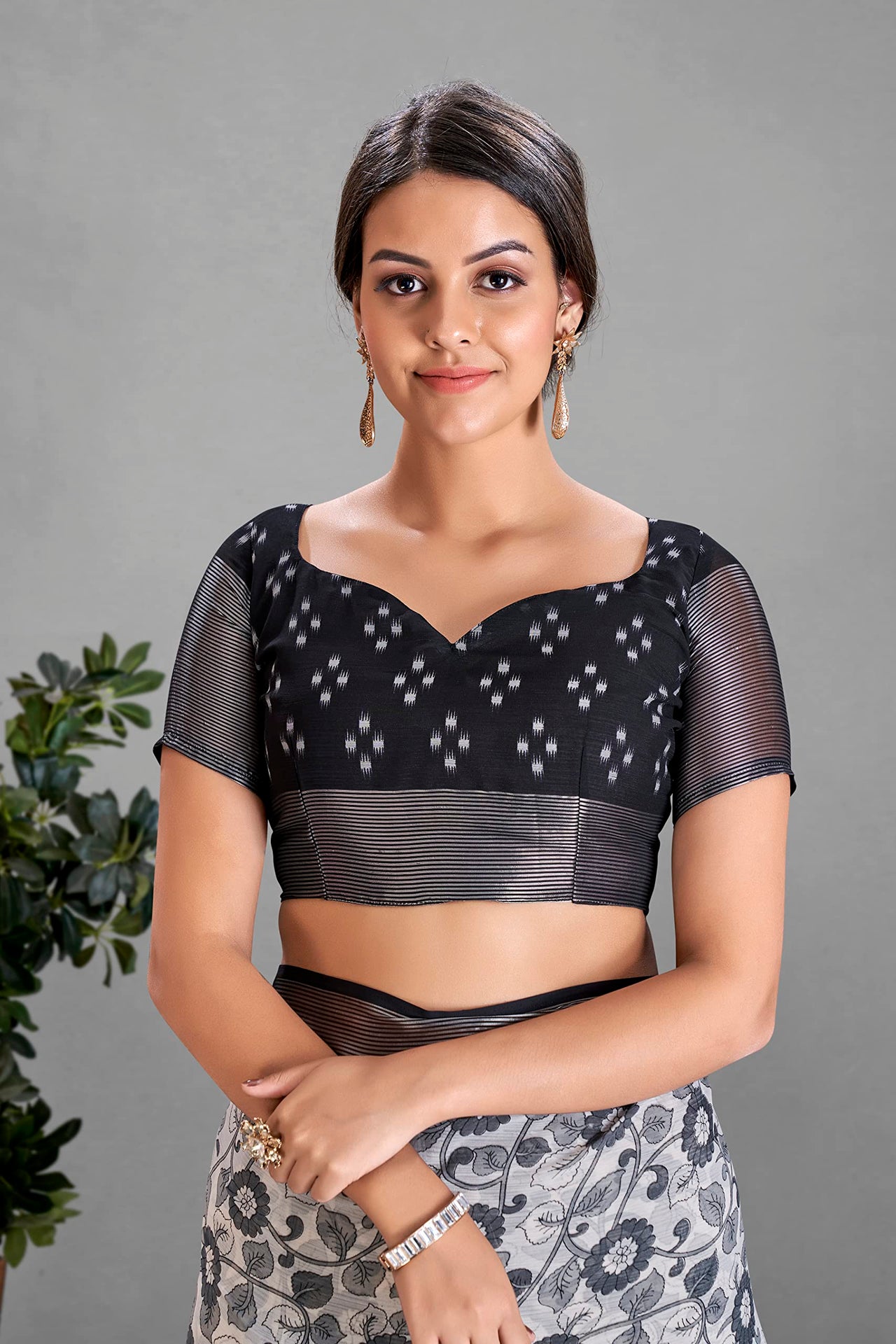 Amazon Brand - Tavasya Women Women Saree