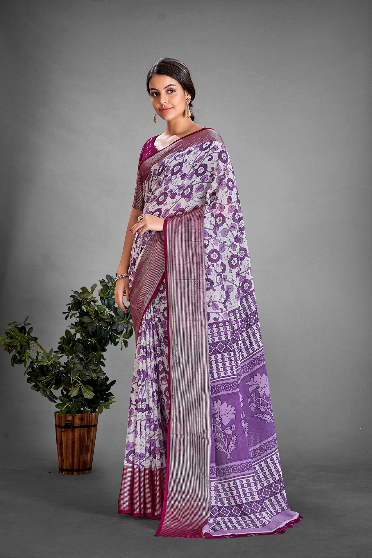 Amazon Brand - Tavasya Women Women Saree