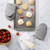 KitchenAid Asteroid Mini Oven Mitt, 5.5