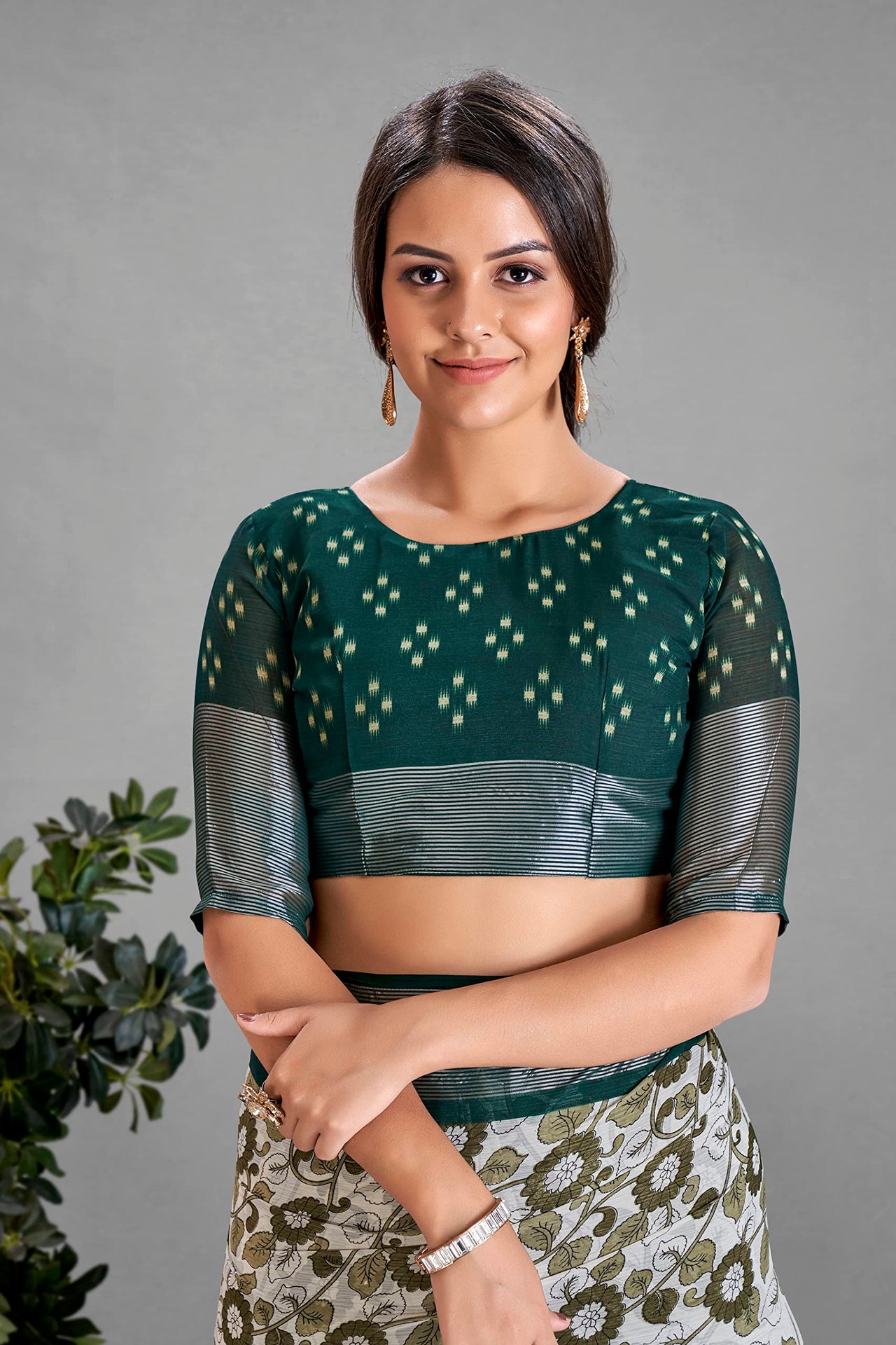 Amazon Brand - Tavasya Women Women Saree