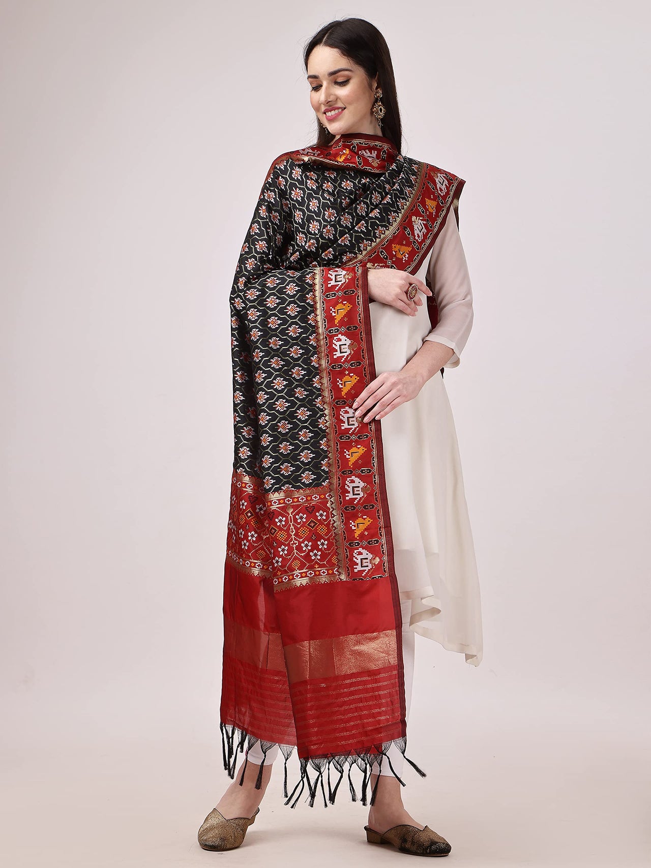 KAPAAHA Women's  Woven Silk Blend Patola Fulwadi Dupatta, Width 45 inch, Length 2.5 meter