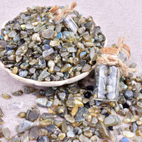 SigMntun Labradorite Crystal Chips Bulk, Natural UNDYED - 10 oz (283g) Tumbled Stones for Crafts Decorative Rocks Planters, Healing Crystals Reiki Chakra Meditation Energy Balancing Therapy 10 Oz - Labradorite