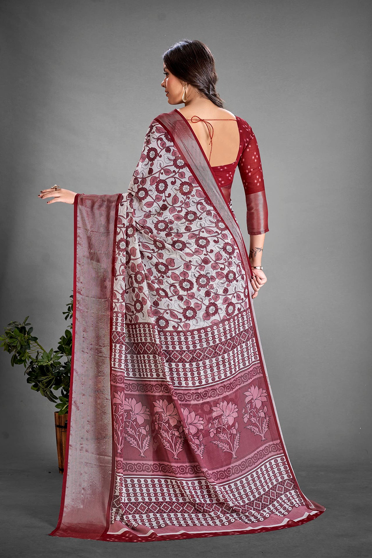 Amazon Brand - Tavasya Women Women Saree