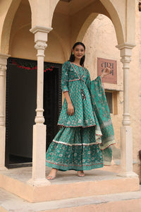 ishin Women Salwarsuitset