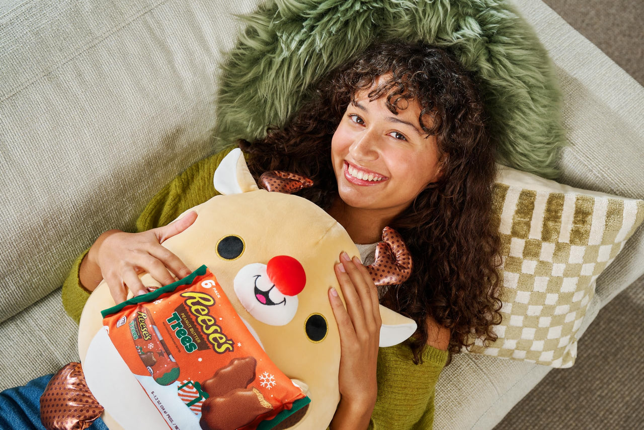 Snackles Christmas Polar Bear & Kisses 14 Inch Plush by ZURU, Ultra Soft Plush, Collectible Plush with Real Licensed Brands, Stuffed Animal, Giftable, Holiday Polar Bear (Kisses)