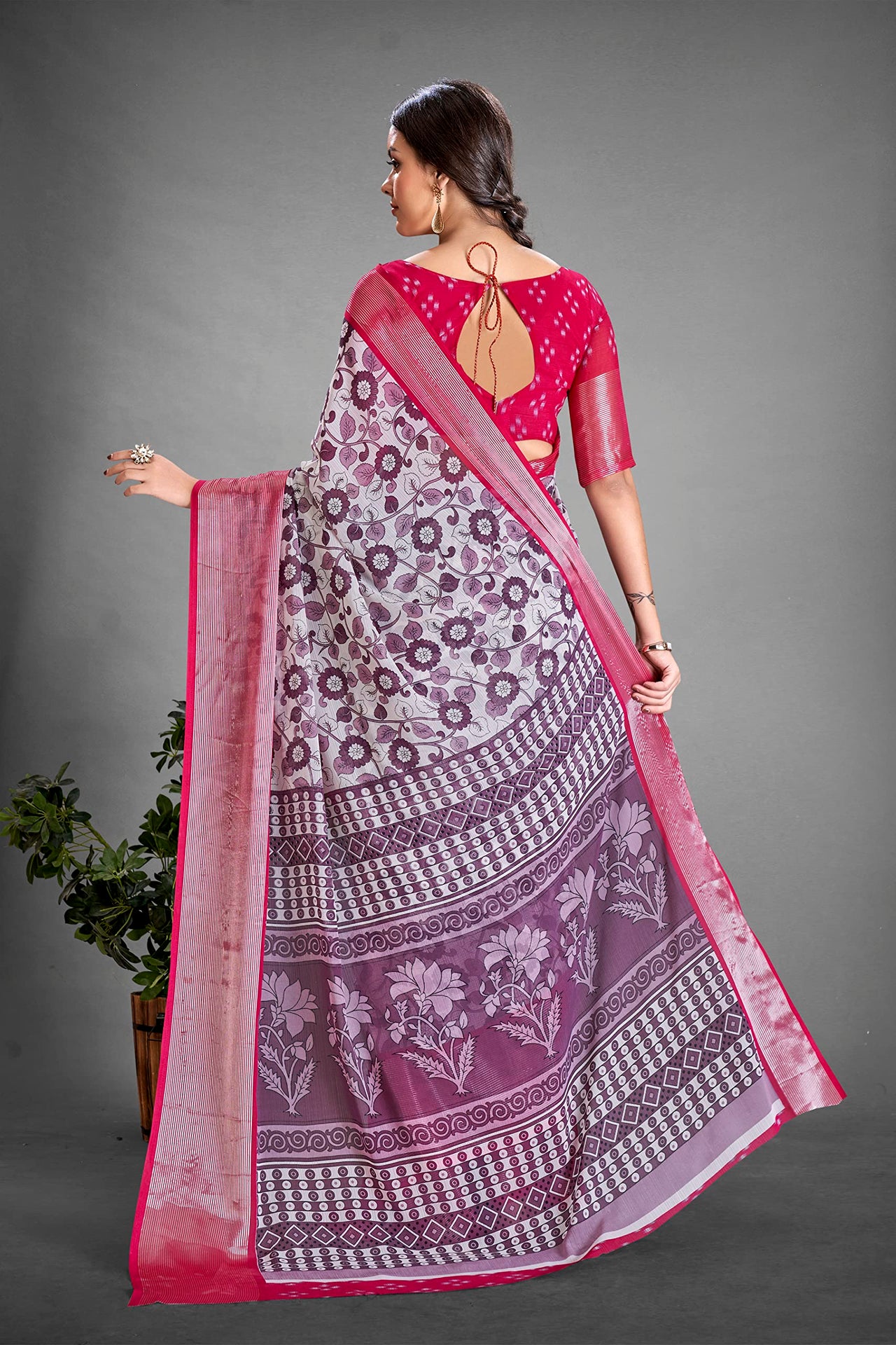 Amazon Brand - Tavasya Women Women Saree