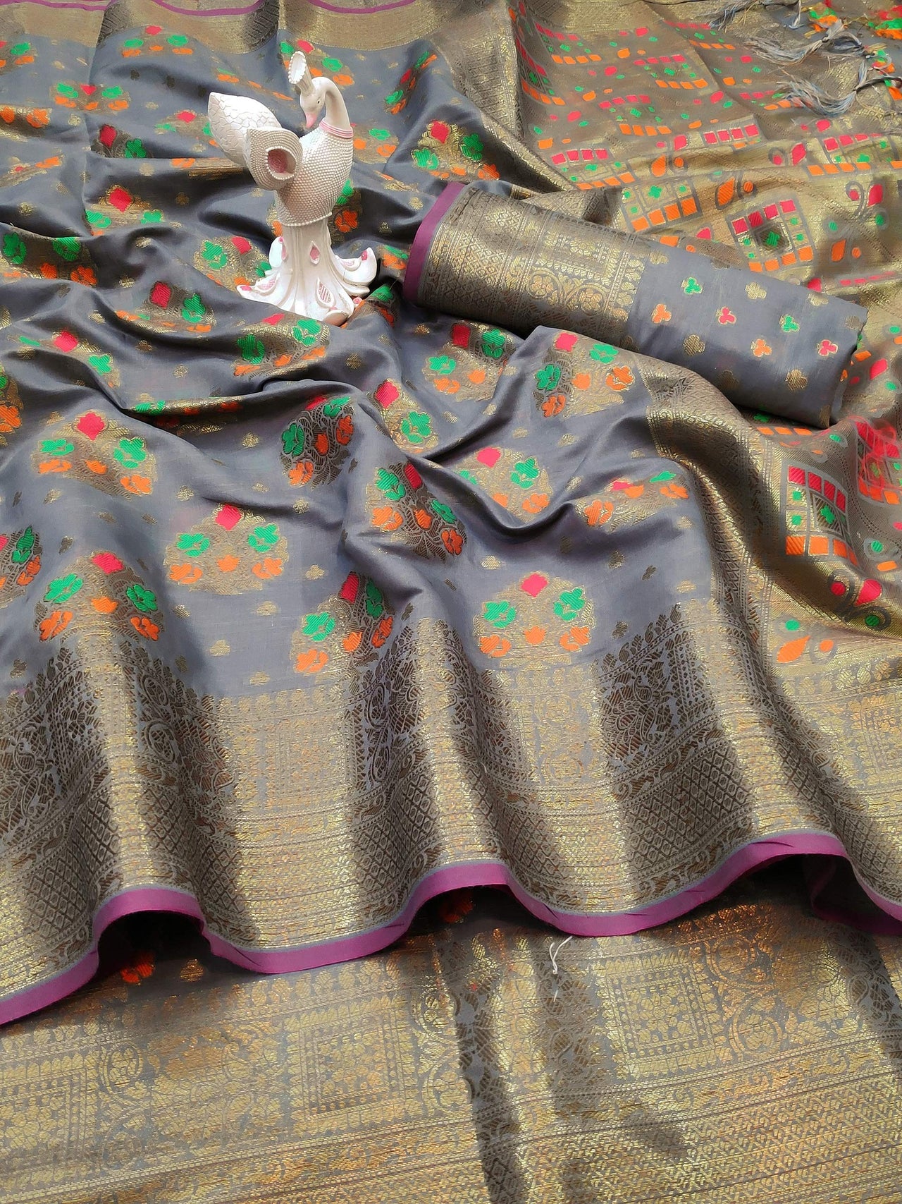 Divine International Trading Co Women's  Chanderi Saree With Blouse Piece