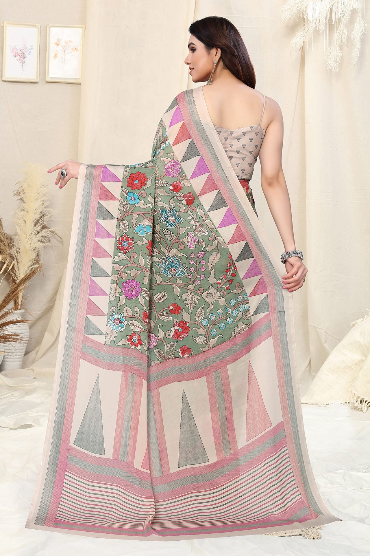 MIRCHI FASHION Women's  Stylish Chiffon Floral and Geometric Printed Saree with Blouse Piece