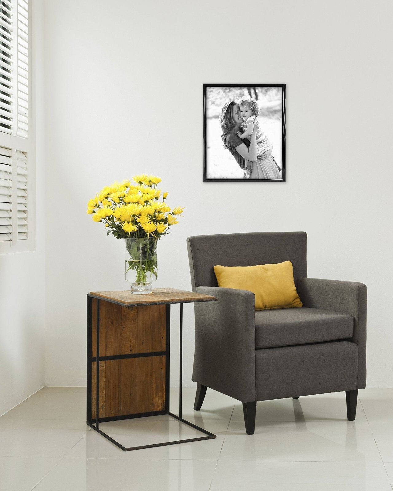 MCS Trendsetter 20x28 Poster Frame Black High-Gloss, Vertical & Horizontal Wall Hanging Large Picture Frame for Photos, Posters & Art Prints (1-Pack) 20 x 28 in Single