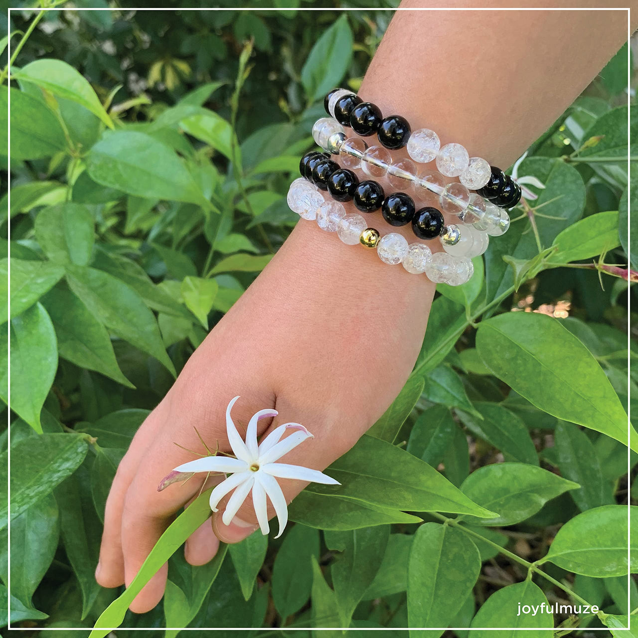 Joyfulmuze Clear Quartz Crystal Bracelet, Chakra Healing Energy Balancing, Simple Natural Stone, Handmade Jewelry Gift, Gold and White, 8mm 7”wrist (Burst - Clear Crystal) Burst - Clear Crystal