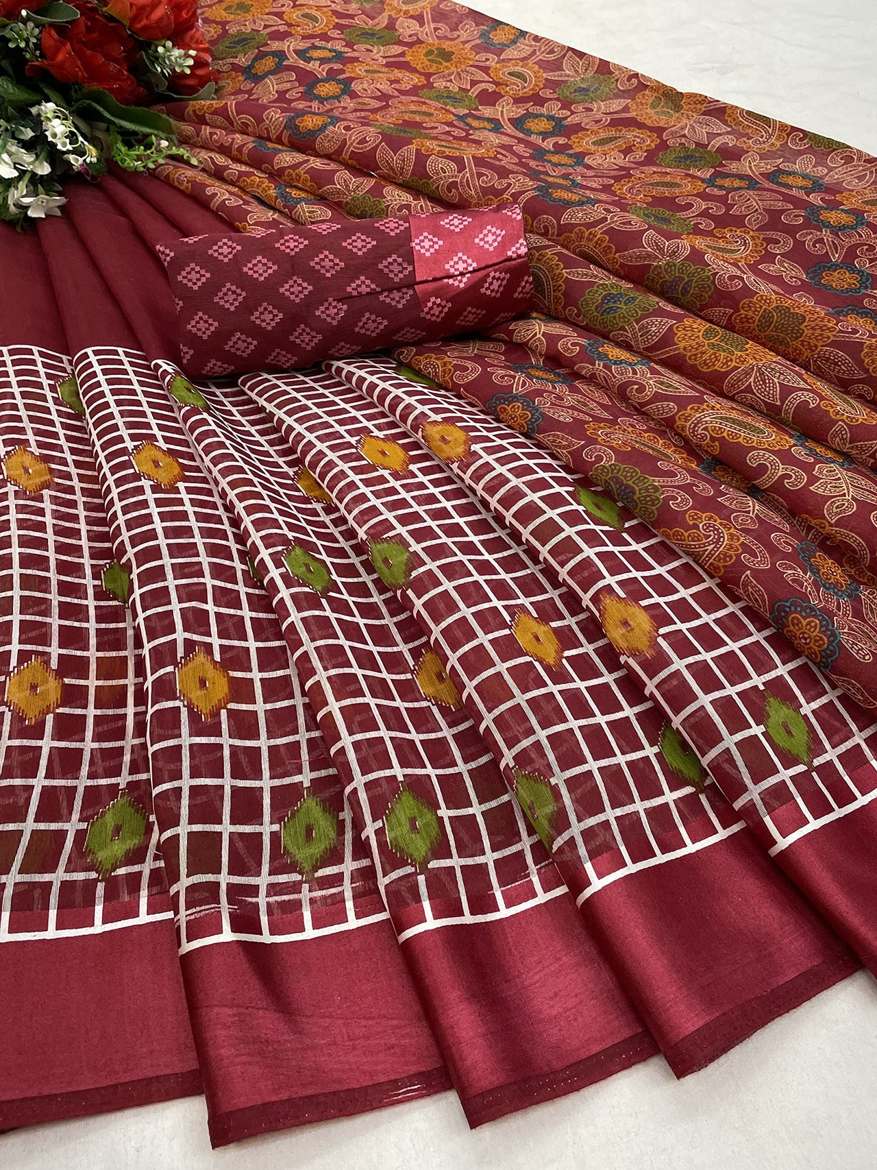 Yashika Women's  Linen Saree Maroon