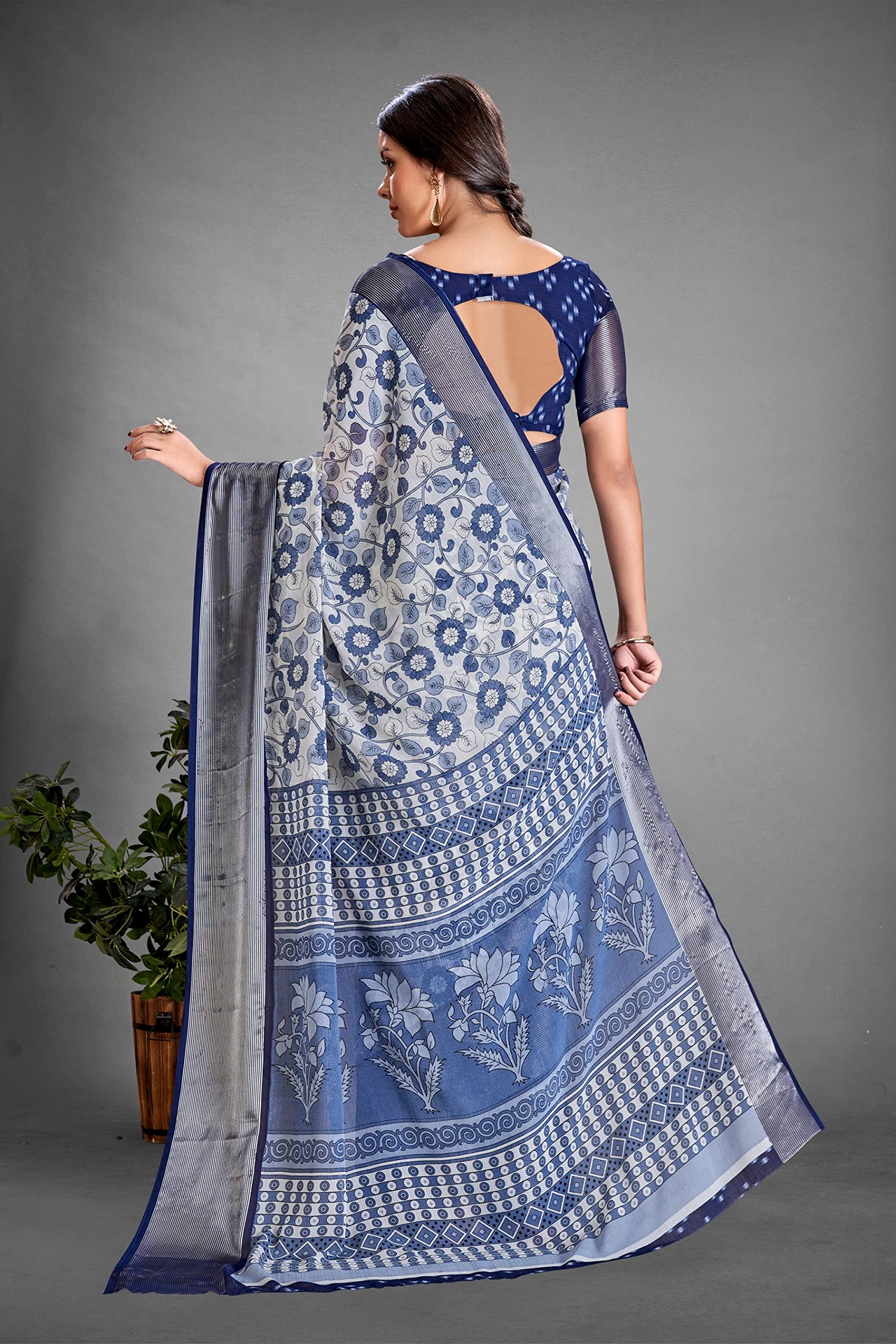 Amazon Brand - Tavasya Women Women Saree