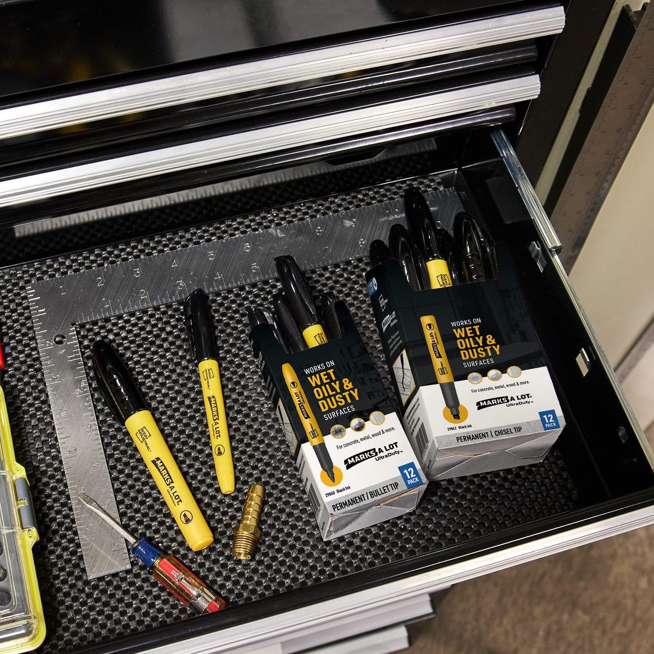 AVERY Marks A Lot UltraDuty Bullet Tip Permanent Markers, Water Resistant Ink, For Jobsites and Tough Environments, 12 Black Markers (29840)