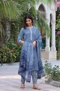 Vaamsi Cotton Printed Kurta Palazzo Dupatta Set (VKSKD1036_Blue)