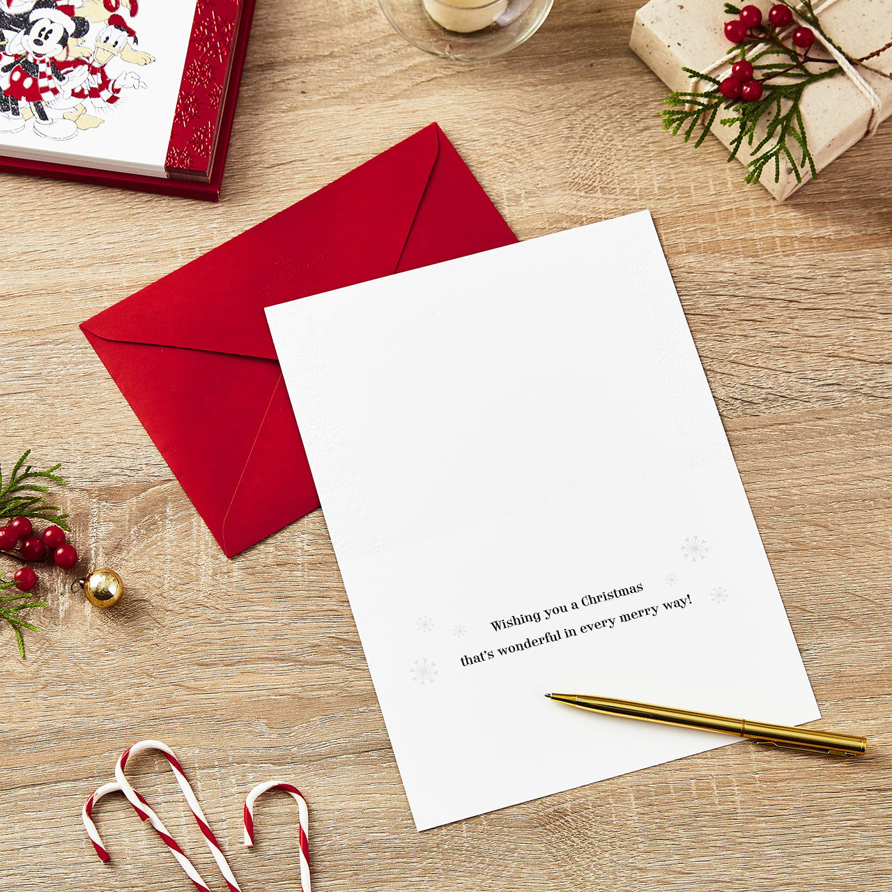 Hallmark Disney Boxed Christmas Cards, Mickey Mouse and Friends (16 Cards and 17 Envelopes) (1XPX5519)