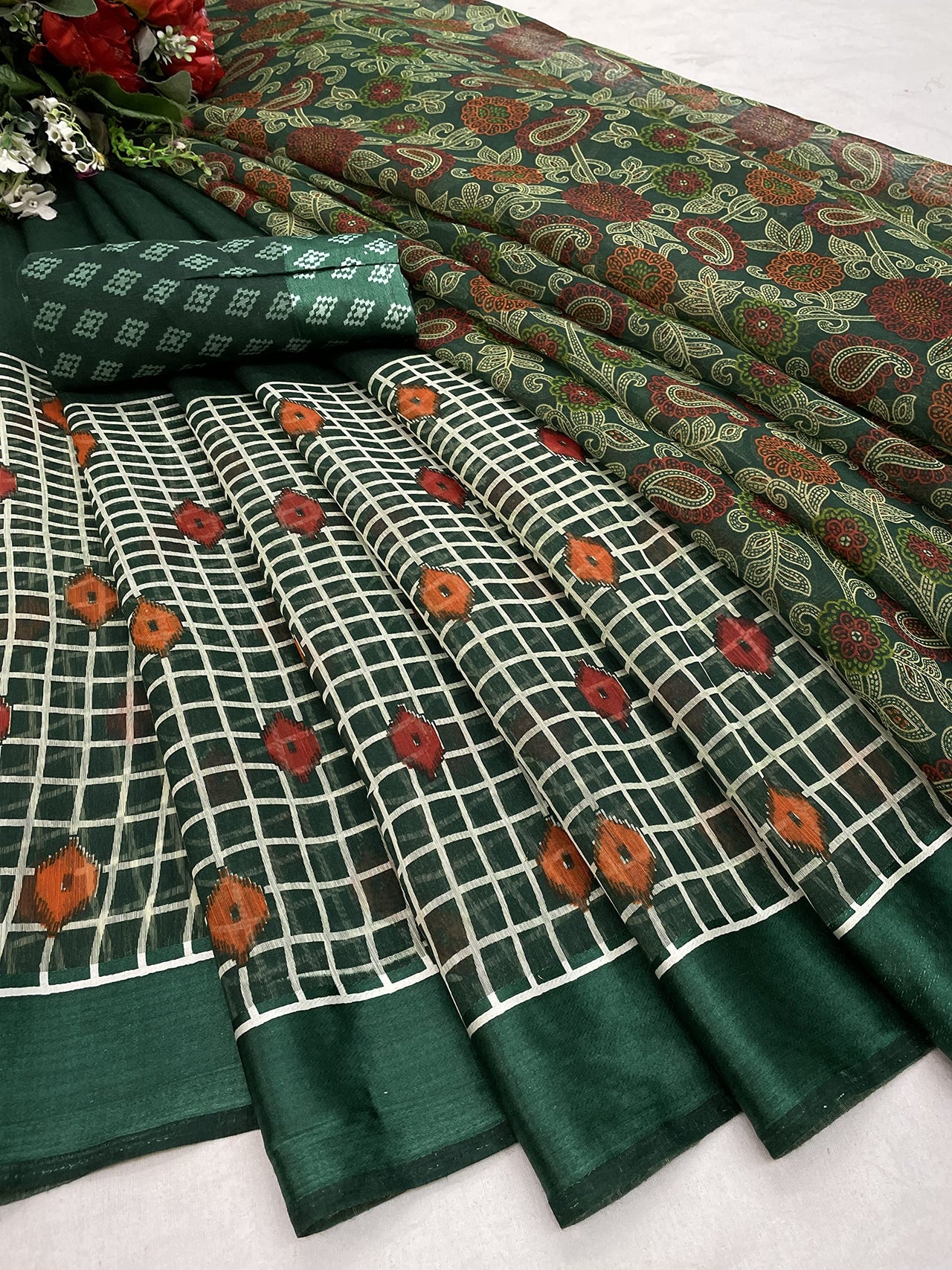 Yashika Women's  Linen Saree Maroon