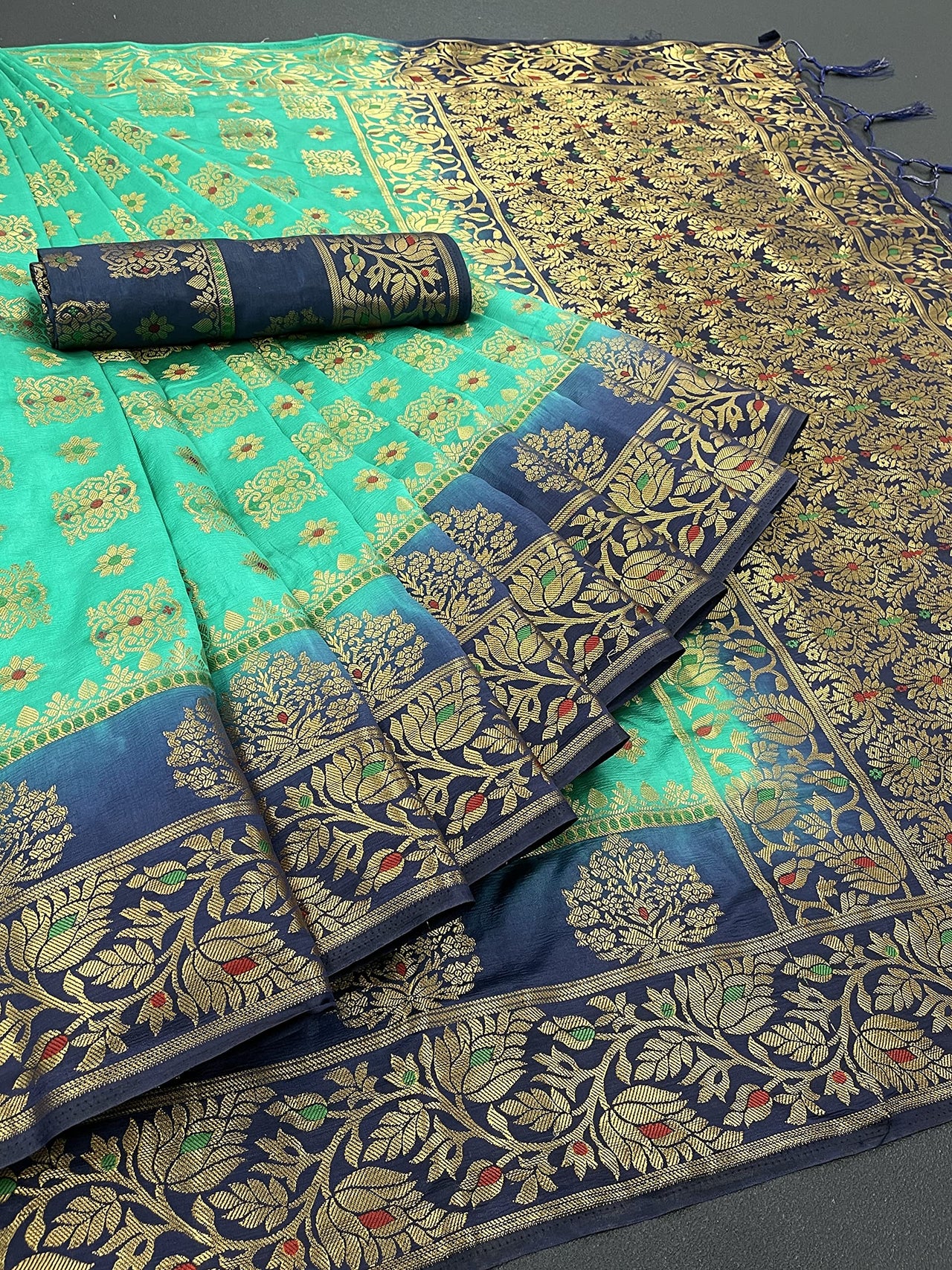 iZibra Women's  Kanchipuram Silk Sarees With Blouse Piece