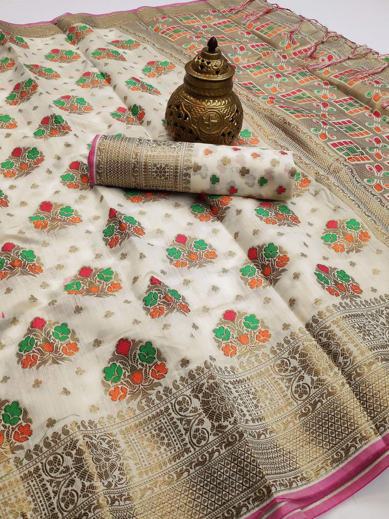 Divine International Trading Co Women's  Chanderi Saree With Blouse Piece