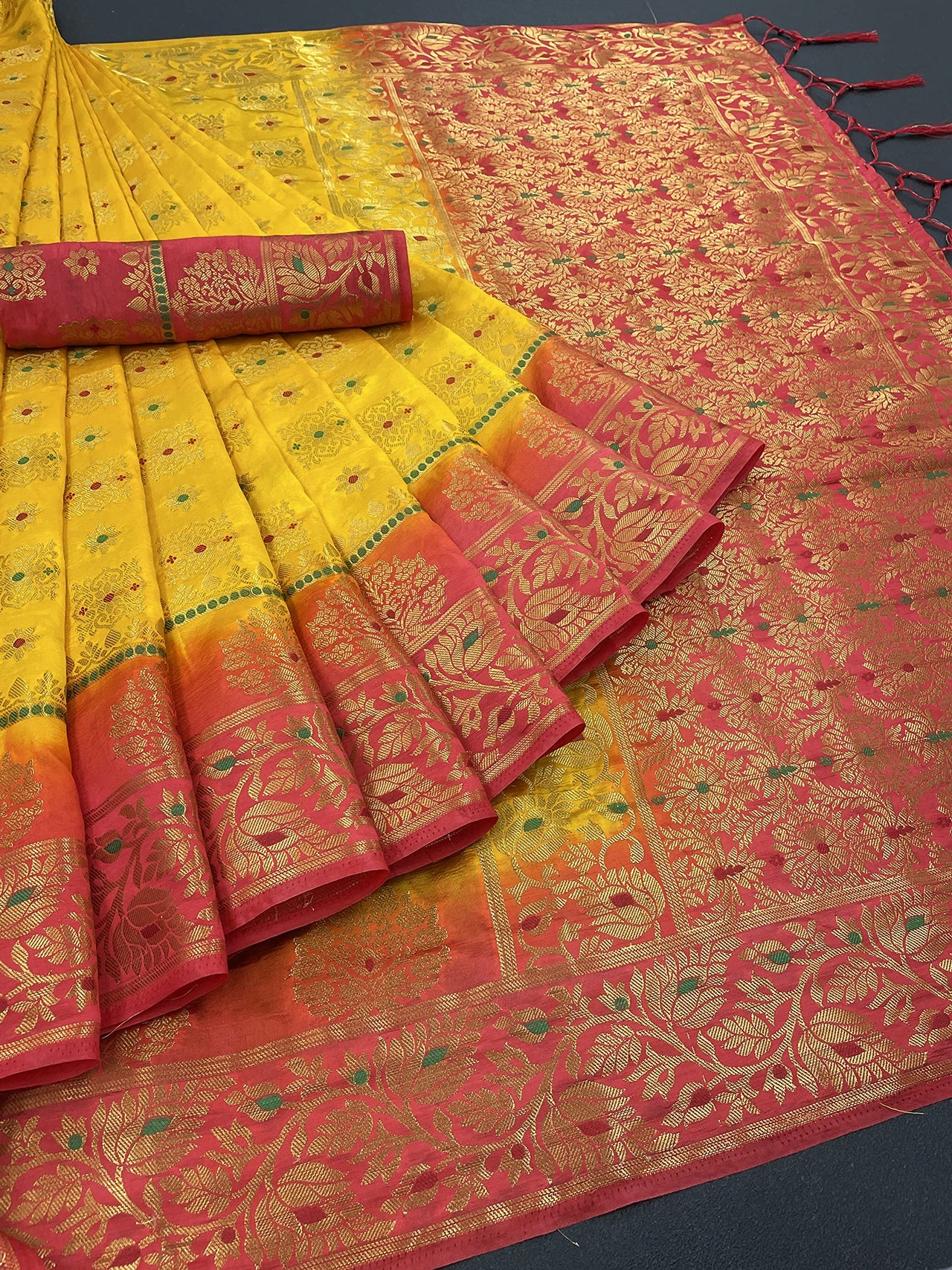 iZibra Women's  Kanchipuram Silk Sarees With Blouse Piece