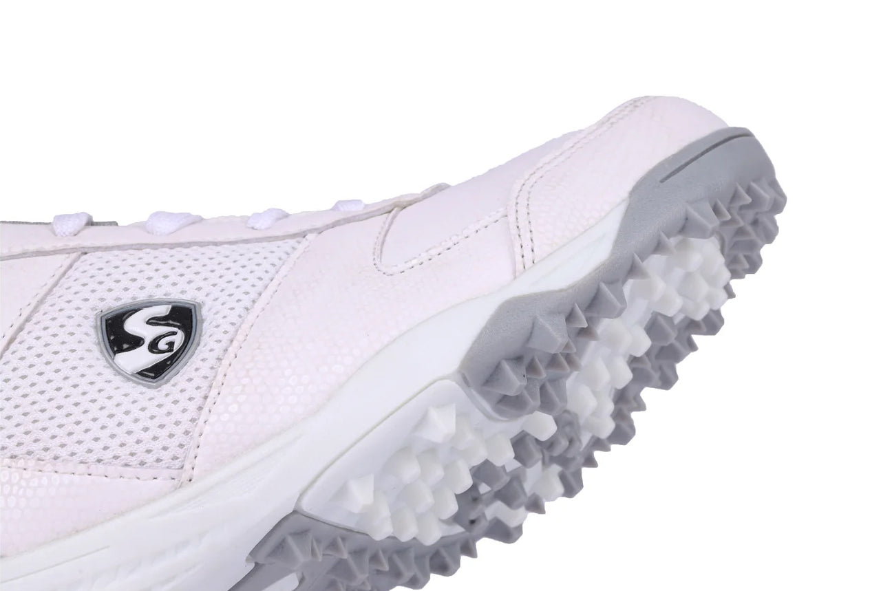 SG FUSION Lightweight And Durable Sports Shoes For Enhanced Performance - Grey/White