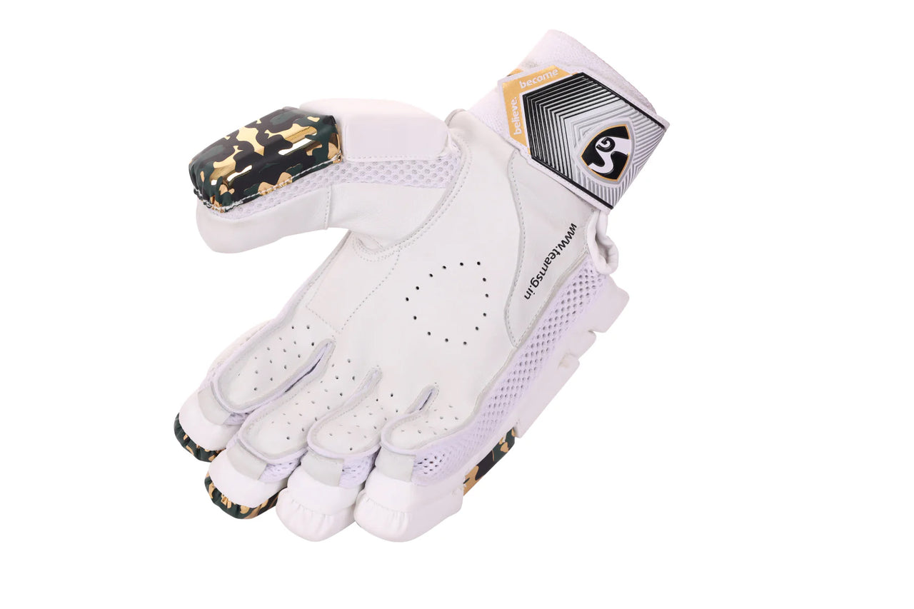 SG Savage Lite Batting Gloves