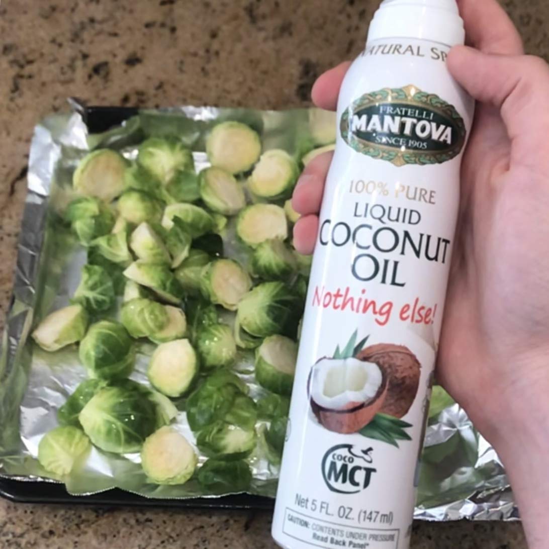 Mantova Coconut Oil, 100% Pure Cooking Oil Spray, perfect for healthy Keto snacks, baking, grilling, seasoning, or cooking, our oil dispenser bottle lets you spray, drip, or stream with no waste, 5 oz