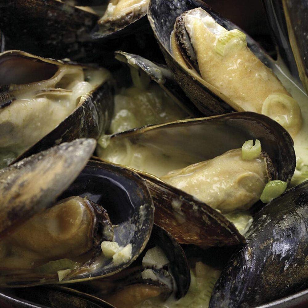 Thai Kitchen Gluten Free Red Curry Paste, 4 oz (Pack of 6) with Thai Kitchen Gluten Free Green Curry Paste, 4 oz (Pack of 6)