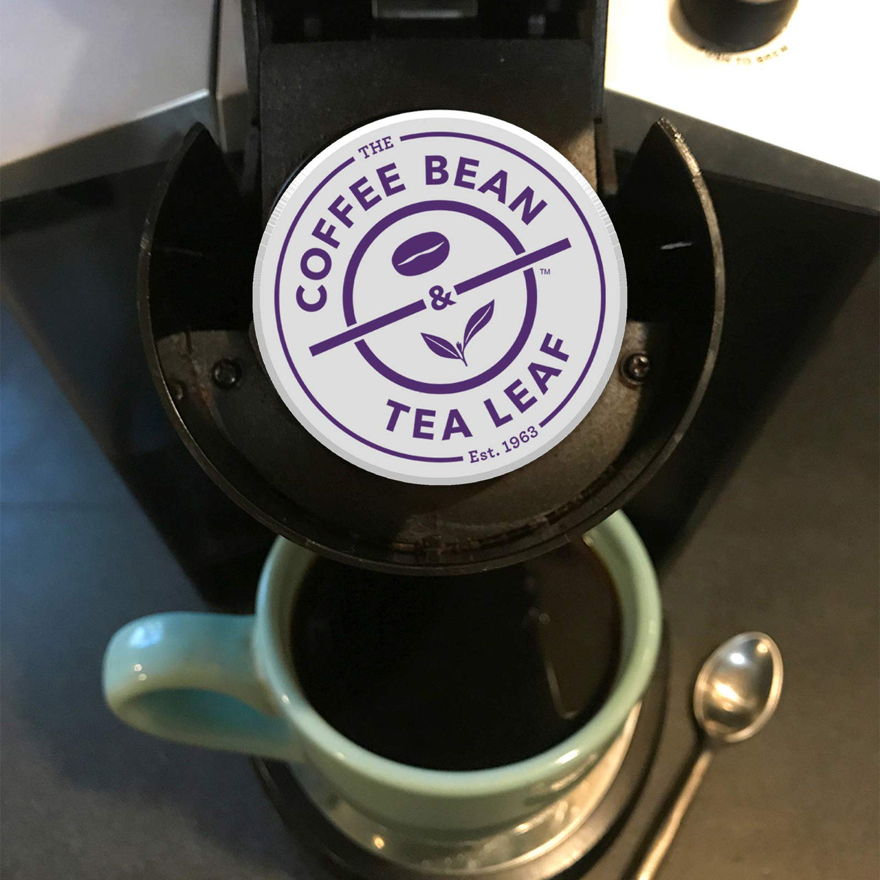 Coffee Bean and Tea Leaf Decaf Coffee Pods, Colombian Coffee, Dark Roast Coffee, Single Serve Coffee for Keurig K Cups Brewers, Hot or Iced Coffee, Decaffeinated Coffee in Recyclable Pods, 24 Count