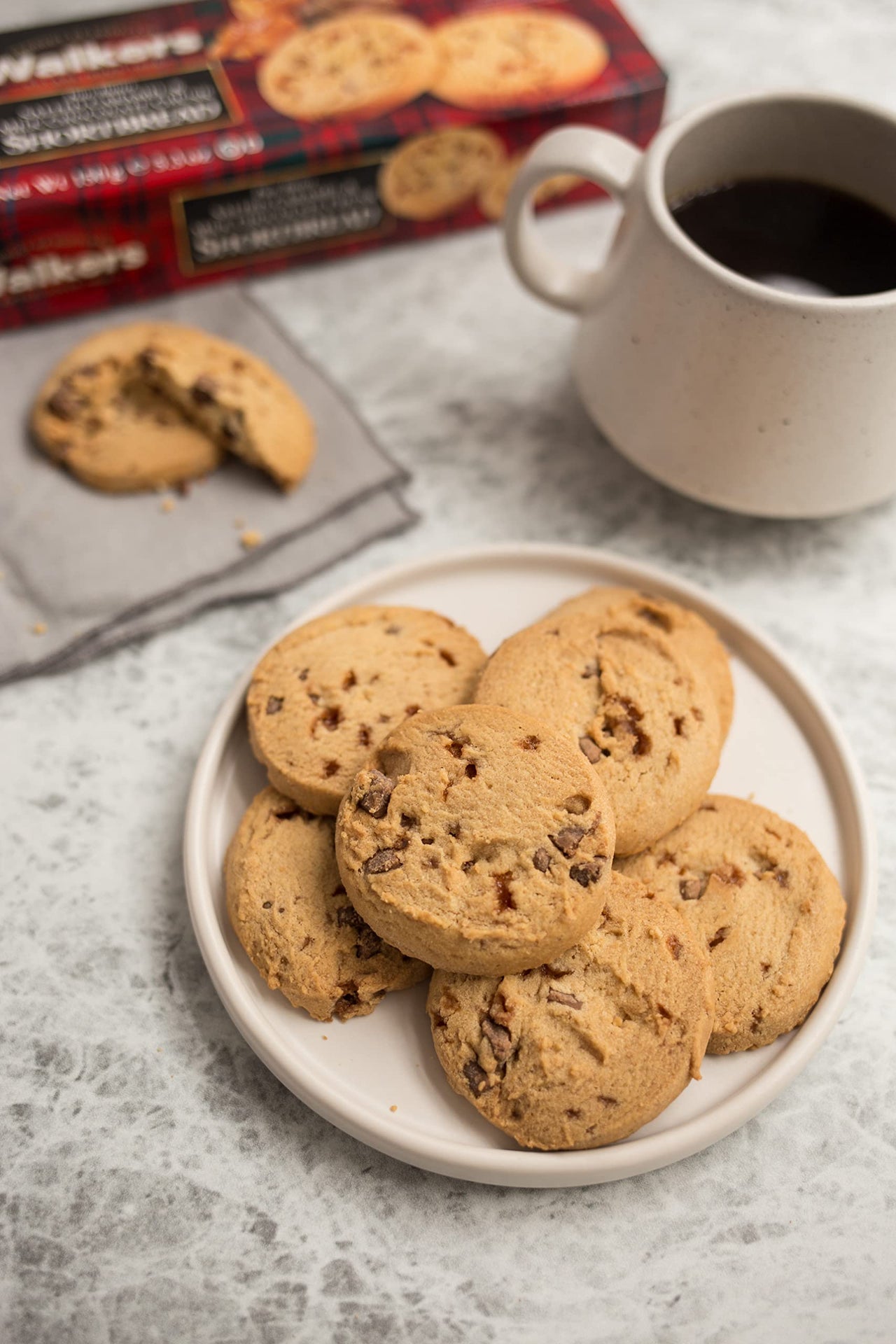 Walker's  Shortbread Salted Caramel & Milk Chocolate Chunk Cookies, Pure Butter Shortbread Cookies, 5.3 Ounces
