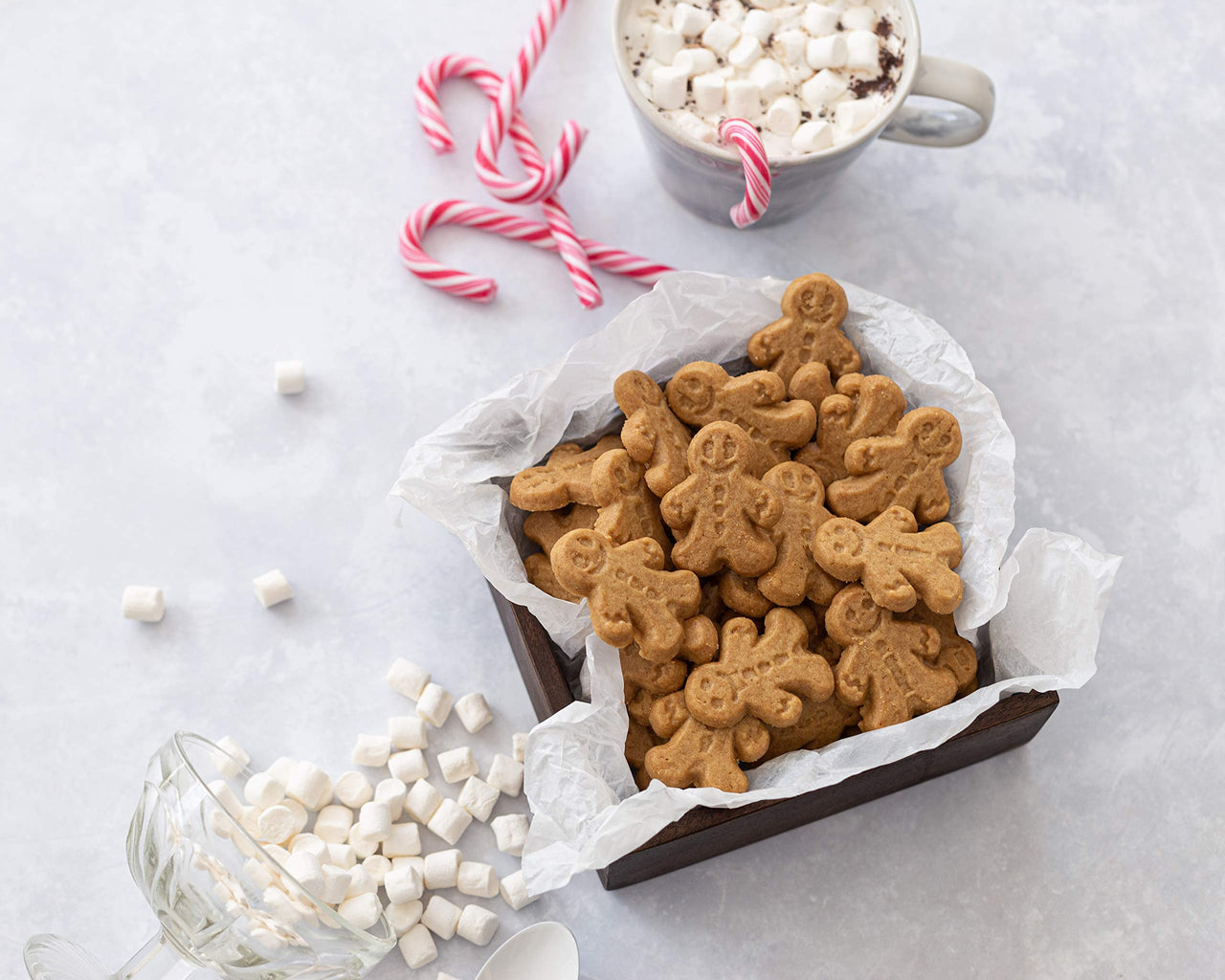 Walker's  Shortbread 8 Gingerbread Men Cookies, Pure Butter Shortbread Cookies, 4 Oz