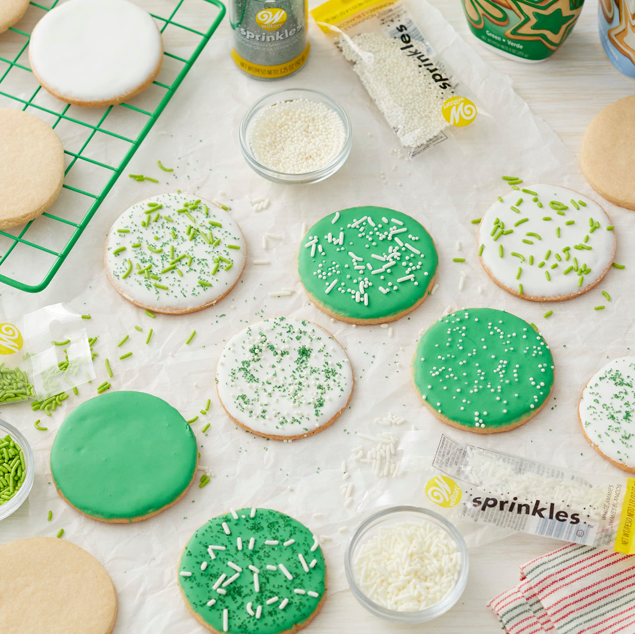 Wilton Green Cookie Icing, 9 oz.