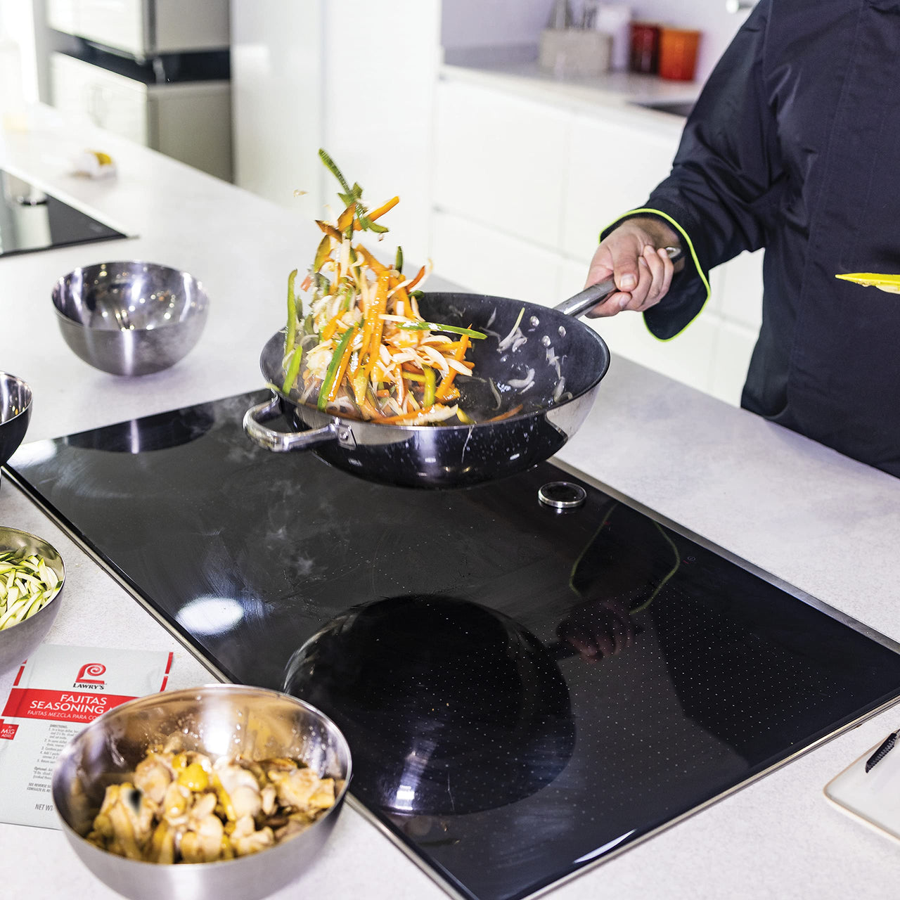 Lawry's  Fajitas Seasoning Mix, 8.9 oz - One 8.9 Ounce Packet of Fajita Seasoning Mix to Flavor Steak, Chicken, Rice Jambalaya, Fajitas and More