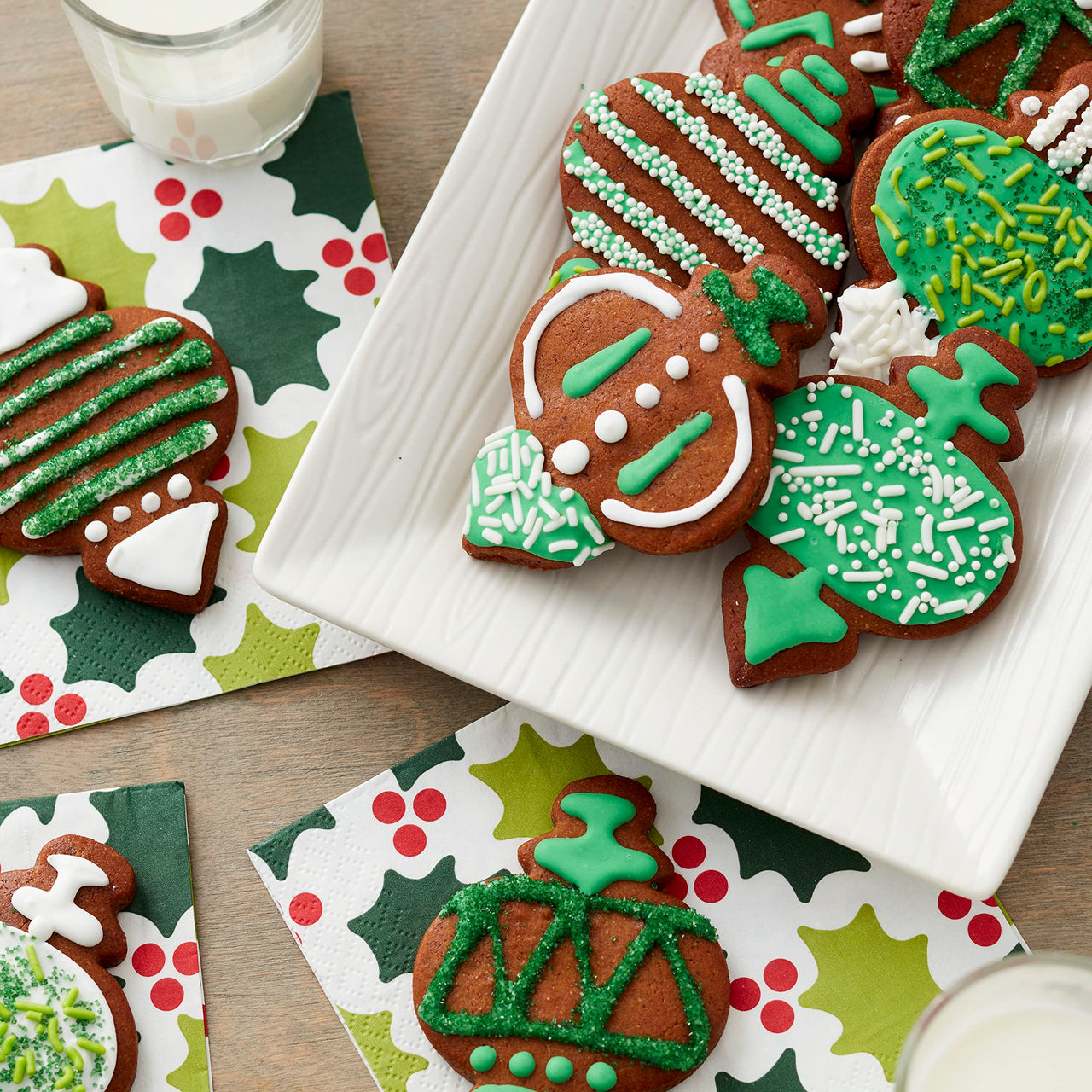 Wilton Green Cookie Icing, 9 oz.